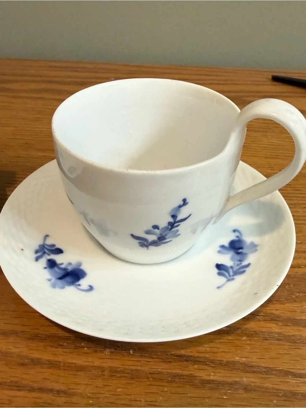 Vintage Pair 2 Sets Royal Copenhagen Blue Flowers Angular Cup Saucer Design 8193
